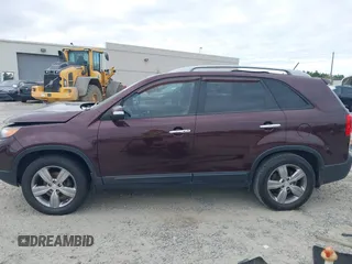 2013 Kia Sorento EX with VIN 5XYKU4A21DG312753, listed as a IAAI auction lot 41033124 with 197,459 mi miles and . Bid and sale history available at carsss.com. Image 14.