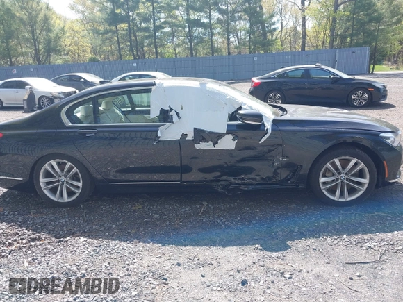 2018 BMW 7 Series ALPINA B7 xDrive with VIN WBA7F2C53JG423869, listed as a IAAI auction lot 41126241 with 70,760 mi miles. Bid and sale history available at carsss.com. Image 13.