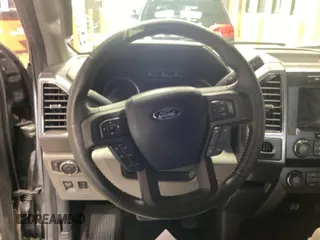 2019 Ford F-150 XL z VIN 1FTEW1CB4KFC20443, wystawiony jako IAAI lot #42806612 z przebiegiem 56 767 mil mil oraz . Historia ofert i sprzedaży dostępna na DreamBid. Obrazek 10.
