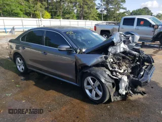2015 Volkswagen Passat Limited Edition Edition z VIN 1VWAT7A33FC088673, wystawiony jako Copart lot #53455905 z przebiegiem 143 953 mil mil oraz Szkoda całkowita • Salvage title. Historia ofert i sprzedaży dostępna na DreamBid. Obrazek 4.