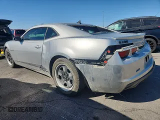 2013 Chevrolet Camaro LS z VIN 2G1FA1E38D9139569, wystawiony jako Copart lot #61077805 z przebiegiem 119 027 mil mil oraz Czysty tytuł • Clean title. Historia ofert i sprzedaży dostępna na DreamBid. Obrazek 2.