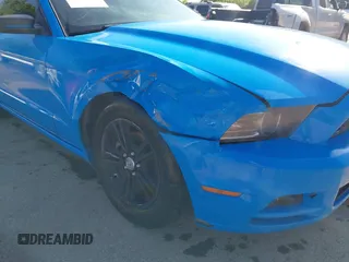 2014 Ford Mustang V6 с VIN 1ZVBP8AM0E5210769, выставлен на аукционе IAAI как лот 42537314 с пробегом 181 368 миль миль и . История ставок и продаж доступна на DreamBid. Изображение 6.
