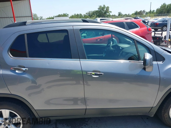 2020 Chevrolet Trax LT z VIN 3GNCJLSB4LL336176, wystawiony jako IAAI lot #42196500 z przebiegiem 54 545 mil mil oraz . Historia ofert i sprzedaży dostępna na DreamBid. Obrazek 13.