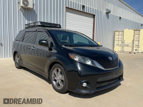 2014 Toyota Sienna SE with VIN 5TDXK3DC3ES441544, listed as a Copart auction lot 50452775 with 230,704 mi miles and Clean Title. Bid and sale history available at DreamBid. Image 1.