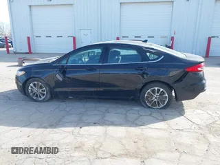 2020 Ford Fusion SE with VIN 3FA6P0HD8LR231106, listed as a IAAI auction lot 41755846 with 34,677 mi miles. Bid and sale history available at carsss.com. Image 14.