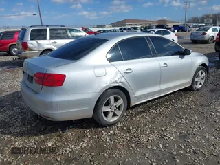 2013 Volkswagen Jetta TDI w/Premium с VIN 3VWLL7AJ0DM284816, выставлен на аукционе IAAI как лот 41869001 с пробегом 154 698 миль миль и . История ставок и продаж доступна на DreamBid. Изображение 4.