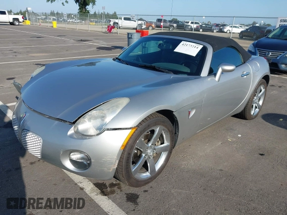 2007 Pontiac Solstice z VIN 1G2MB35B07Y122333, wystawiony jako IAAI lot #42173214 z przebiegiem 201 764 mil mil oraz . Historia ofert i sprzedaży dostępna na DreamBid. Obrazek 2.