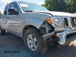 2010 Nissan Frontier SE z VIN 1N6AD0CUXAC436780, wystawiony jako IAAI lot #42720584 z przebiegiem 131 462 mil mil oraz . Historia ofert i sprzedaży dostępna na DreamBid. Obrazek 6.