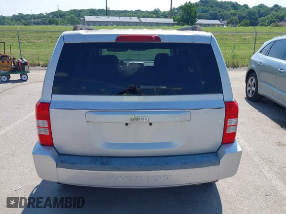 2008 Jeep Patriot Sport with VIN 1J8FT28W88D798363, listed as a IAAI auction lot 42597211 with 227,380 mi miles and . Bid and sale history available at DreamBid. Image 6.