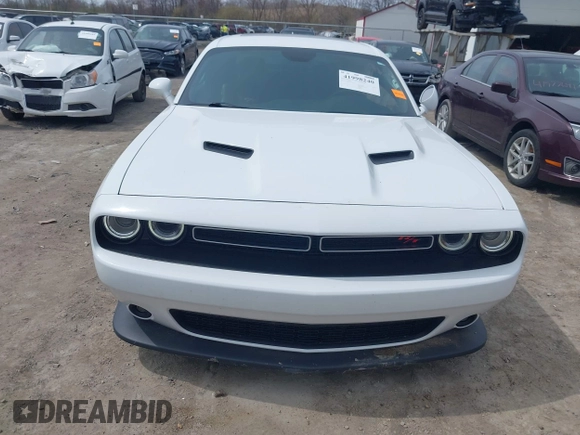 2016 Dodge Challenger R/T Scat Pack z VIN 2C3CDZFJ2GH263624, wystawiony jako IAAI lot #41998240 z przebiegiem 51 784 mil mil oraz . Historia ofert i sprzedaży dostępna na DreamBid. Obrazek 12.