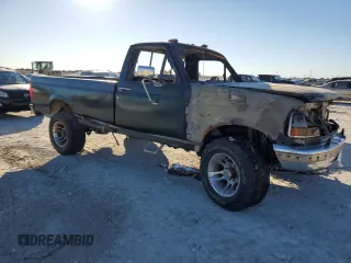 1993 Ford F-250 z VIN 2FTHF26H5PCB36444, wystawiony jako Copart lot #81555984 z przebiegiem Nie podano mil oraz Nie do naprawy • Non repairable. Historia ofert i sprzedaży dostępna na DreamBid. Obrazek 4.