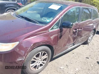 2011 Honda Odyssey EX-L with VIN 5FNRL5H69BB093996, listed as a IAAI auction lot 42151381 with 88,531 mi miles and . Bid and sale history available at carsss.com. Image 6.