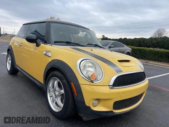 2007 MINI Hardtop S with VIN WMWMF73507TL90586, listed as a Copart auction lot 44470675 with 50,695 mi miles and Clean Title. Bid and sale history available at DreamBid. Image 1.
