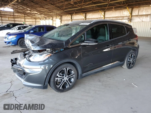 2018 Chevrolet Bolt EV Premier z VIN 1G1FX6S03J4114826, wystawiony jako Copart lot #57649515 z przebiegiem 136 670 mil mil oraz Szkoda całkowita • Salvage title. Historia ofert i sprzedaży dostępna na DreamBid. Obrazek 1.