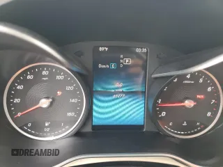 2019 Mercedes-Benz C 300 z VIN 55SWF8DB8KU289988, wystawiony jako Copart lot #55739365 z przebiegiem 65 277 mil mil oraz Szkoda całkowita • Salvage title. Historia ofert i sprzedaży dostępna na DreamBid. Obrazek 9.
