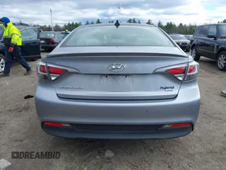 2016 Hyundai Sonata Limited with VIN KMHE34L19GA009305, listed as a IAAI auction lot 42039182 with 145,512 mi miles and . Bid and sale history available at DreamBid. Image 17.