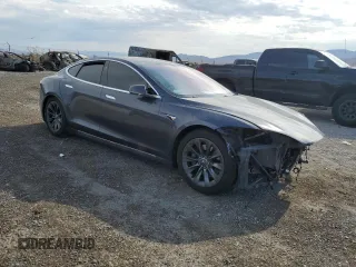 2018 Tesla Model S 75D with VIN 5YJSA1E27JF240011, listed as a Copart auction lot 62922164 with 92,147 mi miles and Salvage title. Bid and sale history available at DreamBid. Image 4.