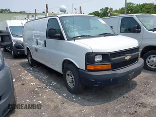 2015 Chevrolet Express Cargo z VIN 1GCWGFCF5F1242410, wystawiony jako IAAI lot #42347070 z przebiegiem 186 722 mil mil oraz . Historia ofert i sprzedaży dostępna na DreamBid. Obrazek 1.