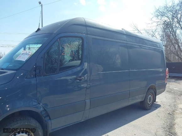 2019 Mercedes-Benz Sprinter Cargo Van with VIN WD4PF1CD6KP140250, listed as a IAAI auction lot 40192921 with 85,972 mi miles. Bid and sale history available at carsss.com. Image 6.