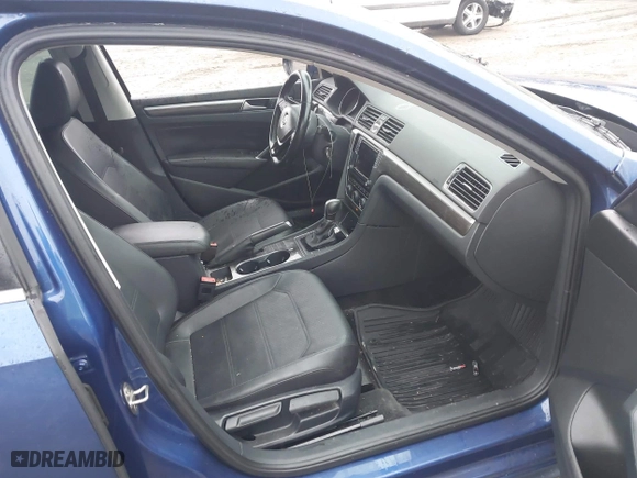 2016 Volkswagen Passat 1.8T SE w/Technology with VIN 1VWBS7A32GC018266, listed as a IAAI auction lot 41425924 with 129,809 mi miles. Bid and sale history available at carsss.com. Image 5.