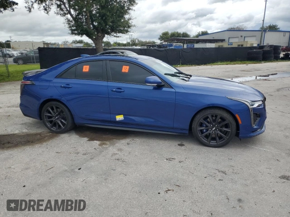 2021 Cadillac CT4 V-Series z VIN 1G6DH5RL1M0144492, wystawiony jako Copart lot #74433364 z przebiegiem Nie podano mil oraz Szkody całkowita. Historia ofert i sprzedaży dostępna na DreamBid. Obrazek 4.