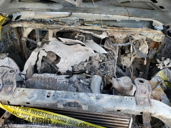 2004 Ford Excursion Special Serv z VIN 1FMSU41P54EA89455, wystawiony jako Copart lot #42097945 z przebiegiem Nie podano mil oraz Nie do naprawy • Non repairable. Historia ofert i sprzedaży dostępna na DreamBid. Obrazek 12.