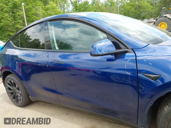 2024 Tesla Model Y Long Range z VIN 7SAYGDEE4RA247532, wystawiony jako IAAI lot #42205480 z przebiegiem 21 273 mil mil oraz . Historia ofert i sprzedaży dostępna na DreamBid. Obrazek 13.