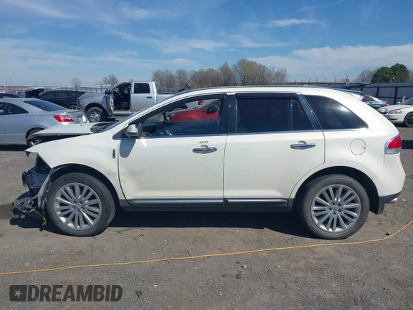2013 Lincoln MKX with VIN 2LMDJ8JK2DBL19143, listed as a IAAI auction lot 41824677 with 172,336 mi miles. Bid and sale history available at carsss.com. Image 14.
