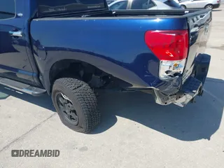 2011 Toyota Tundra z VIN 5TFEY5F17BX103583, wystawiony jako IAAI lot #42017676 z przebiegiem 158 466 mil mil oraz . Historia ofert i sprzedaży dostępna na DreamBid. Obrazek 6.