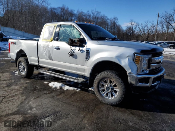 2018 Ford F-250 XL with VIN 1FT7X2B60JEC85973, listed as a Copart auction lot 44386435 with 72,092 mi miles and Salvage title. Bid and sale history available at DreamBid. Image 4.