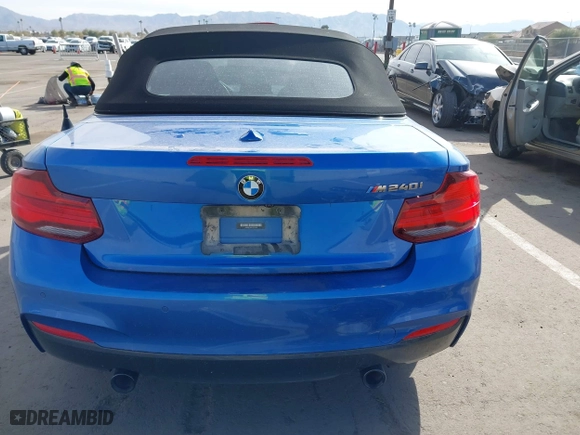 2020 BMW 2 Series M240i with VIN WBA2N1C08L7F39456, listed as a IAAI auction lot 41593230 with 37,747 mi miles. Bid and sale history available at carsss.com. Image 17.