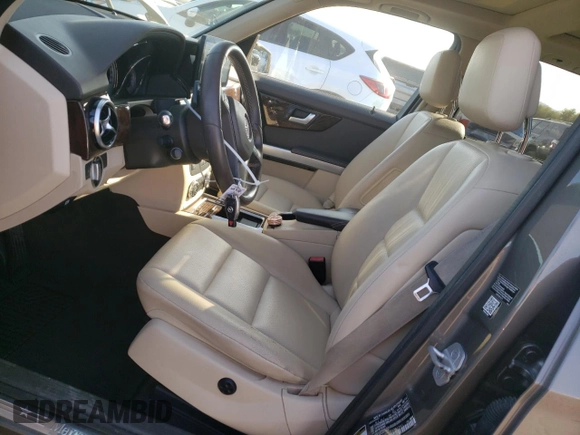 2014 Mercedes-Benz GLK 350 with VIN WDCGG5HB6EG311261, listed as a Copart auction lot 76586194 with 128,269 mi miles and Salvage Title. Bid and sale history available at DreamBid. Image 7.