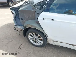 2019 Ford Fusion Hybrid SE with VIN 3FA6P0LU0KR164670, listed as a IAAI auction lot 41811458 with 91,428 mi miles. Bid and sale history available at carsss.com. Image 6.