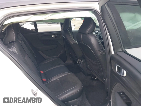 2022 Volvo XC40 R-Design с VIN YV4162UM0N2648040, выставлен на аукционе IAAI как лот 42172222 с пробегом 19 911 миль миль и . История ставок и продаж доступна на DreamBid. Изображение 8.