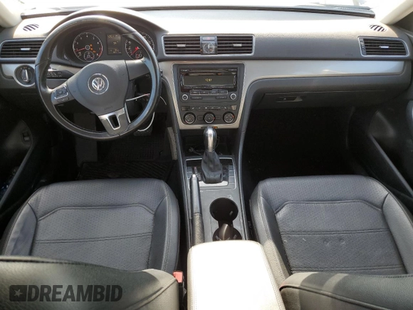 2015 Volkswagen Passat Limited Edition Edition with VIN 1VWAT7A32FC096487, listed as a Copart auction lot 62370505 with 186,517 mi miles and Clean title. Bid and sale history available at DreamBid. Image 8.