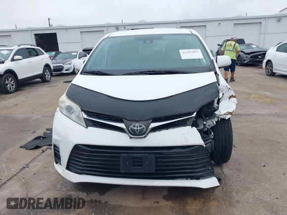 2020 Toyota Sienna LE Auto Access Seat with VIN 5TDKZ3DC5LS068784, listed as a IAAI auction lot 41207987 with 94,118 mi miles. Bid and sale history available at carsss.com. Image 12.