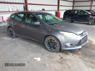 2012 Ford Focus SE z VIN 1FAHP3K21CL472716, wystawiony jako IAAI lot #42205440 z przebiegiem 176 095 mil mil oraz . Historia ofert i sprzedaży dostępna na DreamBid. Obrazek 1.