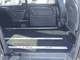 2019 Mercedes-Benz Metris Passenger z VIN WD4PG2EE3K3523210, wystawiony jako IAAI lot #41690328 z przebiegiem 57 748 mil mil oraz . Historia ofert i sprzedaży dostępna na DreamBid. Obrazek 8.