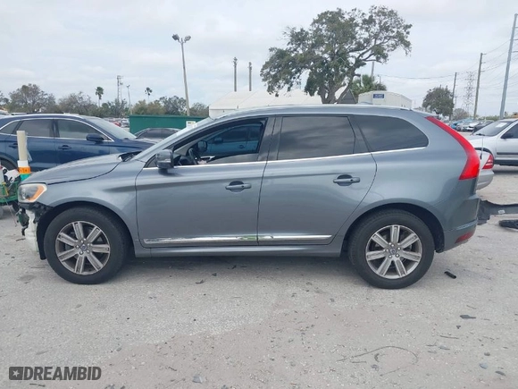 2017 Volvo XC60 Inscription with VIN YV440MRU4H2012938, listed as a IAAI auction lot 41625267 with 61,160 mi miles. Bid and sale history available at carsss.com. Image 15.