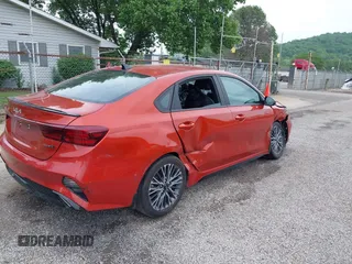 2023 Kia Forte GT-Line z VIN 3KPF54AD3PE629435, wystawiony jako IAAI lot #42280128 z przebiegiem 26 145 mil mil oraz . Historia ofert i sprzedaży dostępna na DreamBid. Obrazek 4.