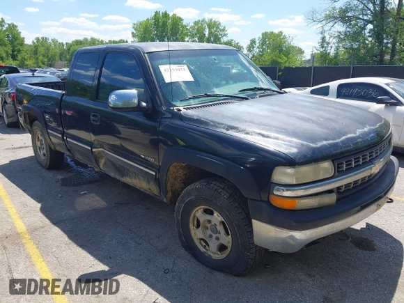 2000 Chevrolet Silverado 1500 LS with VIN 2GCEK19T2Y1379926, listed as a IAAI auction lot 42193073 with 371,952 mi miles. Bid and sale history available at carsss.com. Image 1.