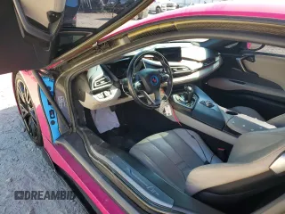 2015 BMW i8 with VIN WBY2Z2C5XFV674362, listed as a Copart auction lot 77100464 with 67,061 mi miles and Clean Title. Bid and sale history available at carsss.com. Image 8.