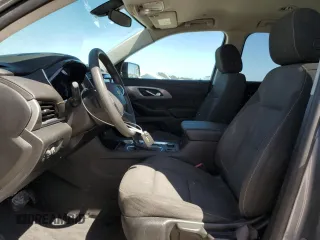 2020 Chevrolet Traverse LS z VIN 1GNERFKW2LJ186730, wystawiony jako Copart lot #49952995 z przebiegiem 35 199 mil mil oraz Szkoda całkowita • Salvage title. Historia ofert i sprzedaży dostępna na DreamBid. Obrazek 7.
