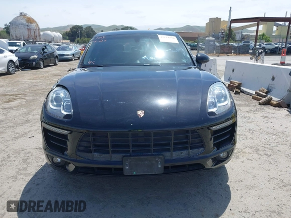 2015 Porsche Macan S with VIN WP1AB2A53FLB68323, listed as a IAAI auction lot 42121576 with 102,031 mi miles. Bid and sale history available at carsss.com. Image 12.