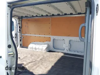 2018 Nissan NV Cargo S z VIN 1N6BF0KM4JN814628, wystawiony jako IAAI lot #42282183 z przebiegiem 128 289 mil mil oraz . Historia ofert i sprzedaży dostępna na DreamBid. Obrazek 8.