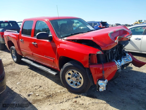 2007 Chevrolet Silverado 1500 LT w/1LT with VIN 2GCEC13C971720713, listed as a IAAI auction lot 41631983 with 111,020 mi miles. Bid and sale history available at carsss.com. Image 1.