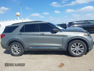2020 Ford Explorer XLT with VIN 1FMSK7DH9LGB92568, listed as a IAAI auction lot 41812514 with 81,108 mi miles. Bid and sale history available at carsss.com. Image 13.