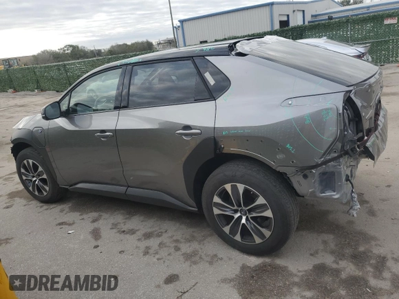 2023 Subaru Solterra Premium с VIN JTMABABA3PA030575, выставлен на аукционе Copart как лот 38050524 с пробегом 1 511 миль миль и На запчасти • Non repairable. История ставок и продаж доступна на DreamBid. Изображение 2.