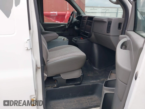 2006 Chevrolet Express Cargo with VIN 1GCFG15X661200384, listed as a IAAI auction lot 39232859 with 131,530 mi miles and . Bid and sale history available at DreamBid. Image 5.