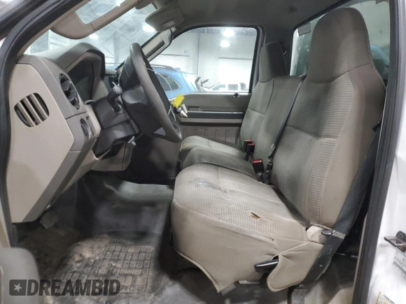2009 Ford F-250 XL z VIN 1FTNF20589EA85598, wystawiony jako Copart lot #89197675 z przebiegiem 244 925 mil mil oraz Czysty tytuł • Clean title. Historia ofert i sprzedaży dostępna na DreamBid. Obrazek 7.